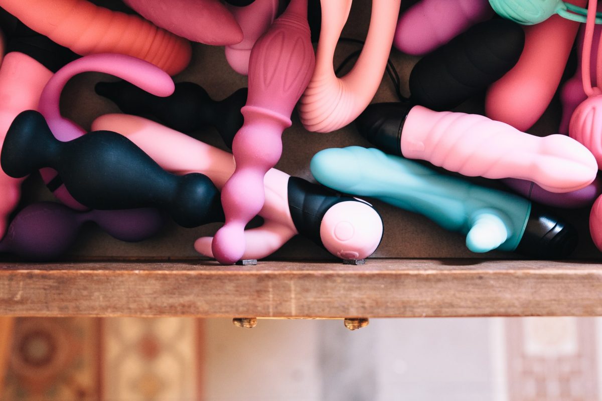 6 Best Sex Toys and How to Use Them